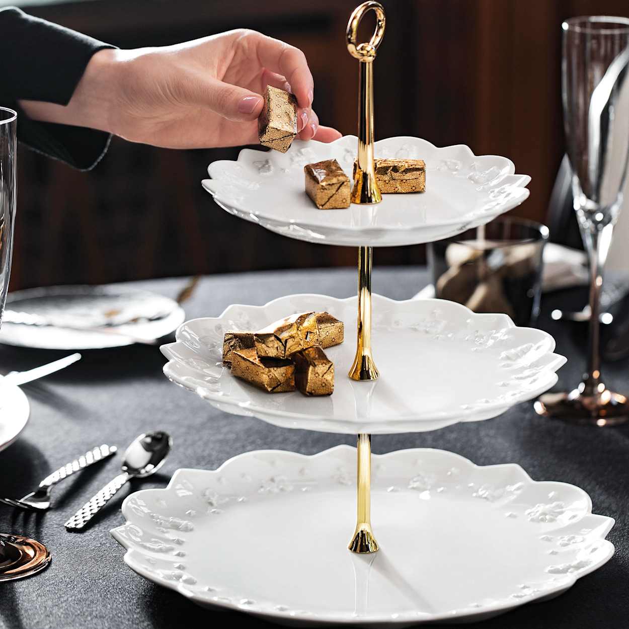 Villeroy & Boch Toy's Delight Royal Classic Cake Stand White